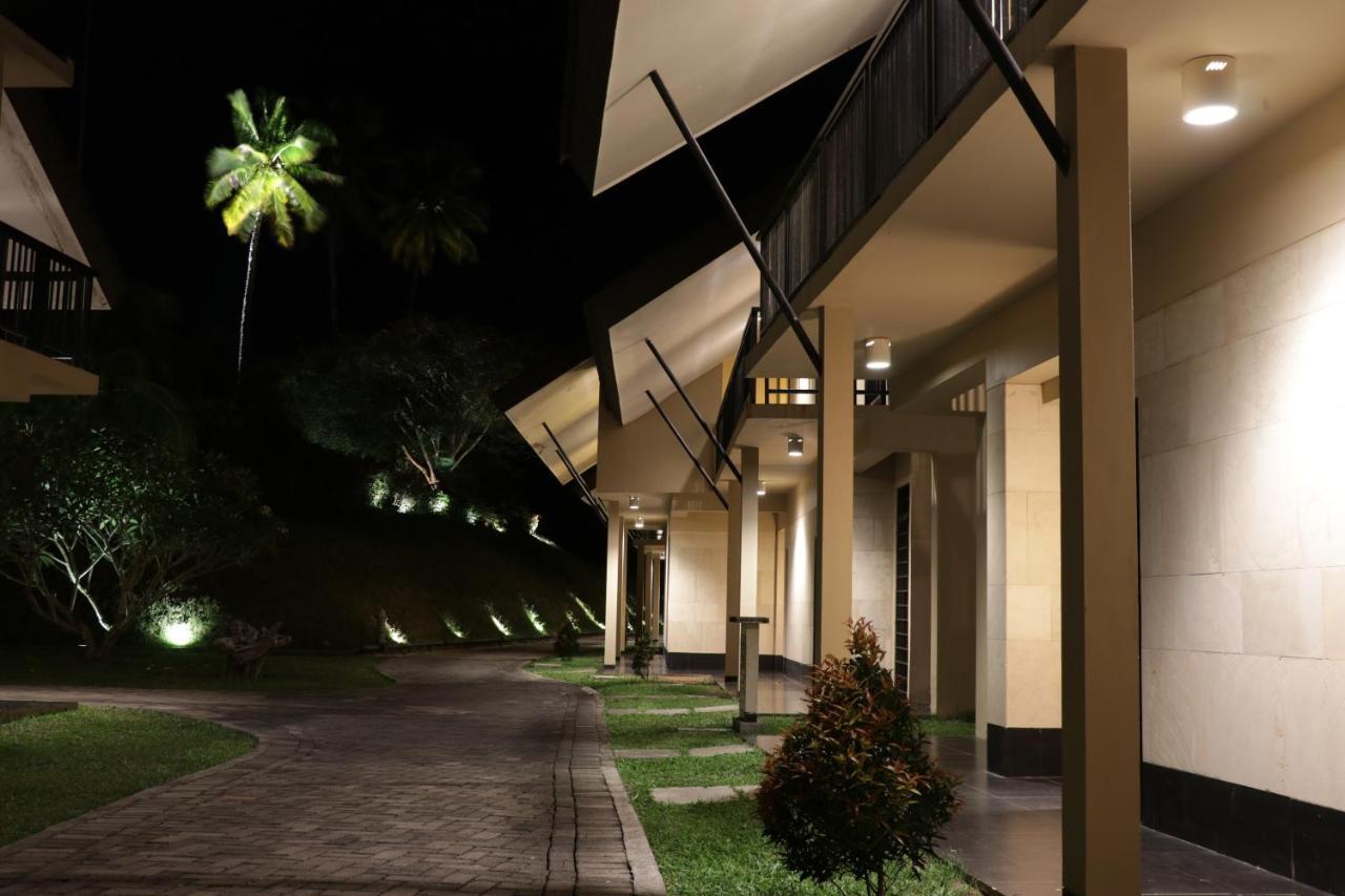 Grand Luley Manado Otel Dış mekan fotoğraf